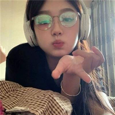 惊叫少女
