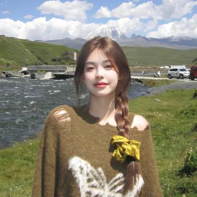戴脚镣的女孩